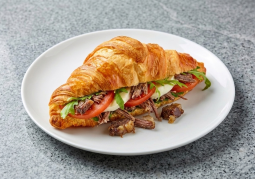 Kavurmalı Kaşarlı Kruvasan