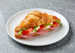 Kaşarlı Salamlı Kruvasan